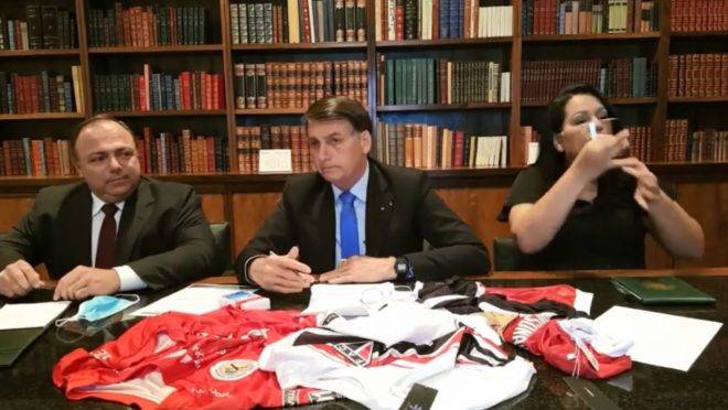 Bolsonaro em live com ministro Pazuello
