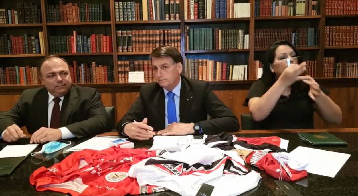 Bolsonaro em live com ministro Pazuello