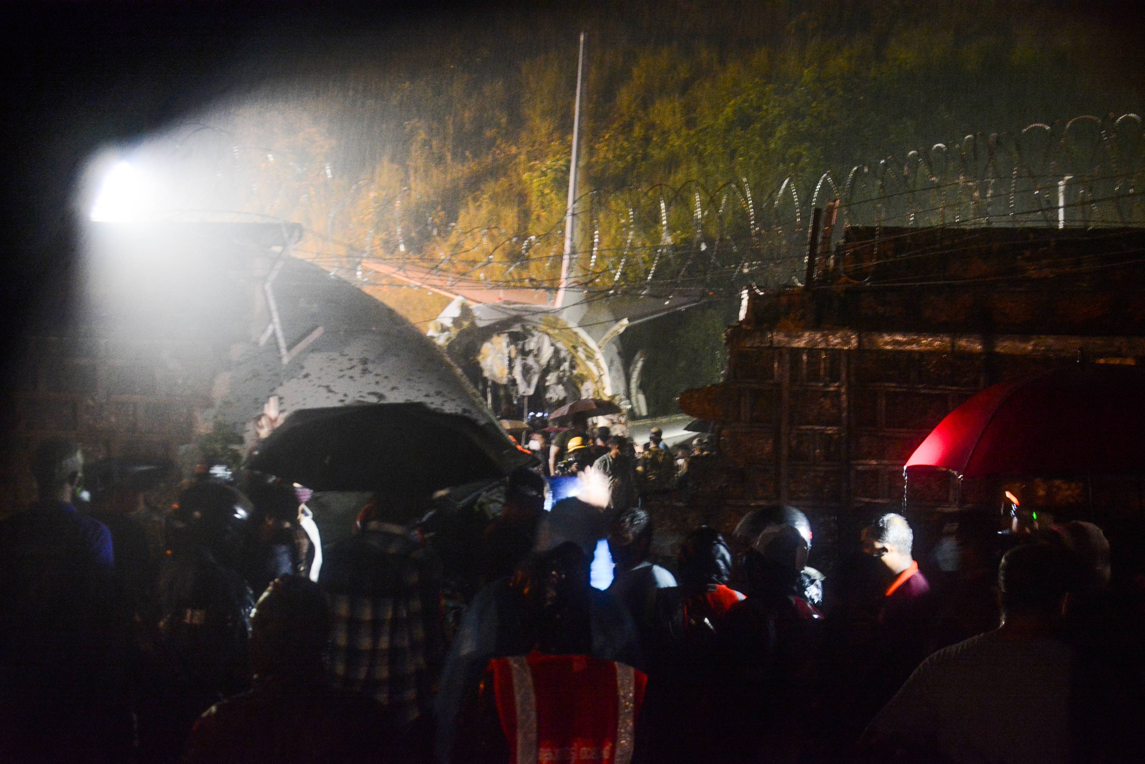 Aeronave da Air India se acidentou ao pousar no aeroporto de Calicute, na Índia