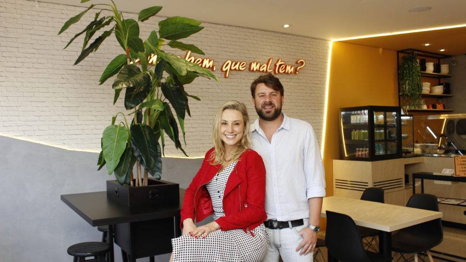 O casal Thálassa Rodacki Delabona Drabik e Kauê Miranda Drabik são os criadores do conceito.