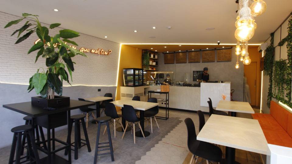 A arquitetura é inspirada nos restaurantes mais descolados de Nova York.