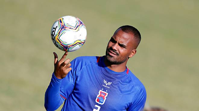 Paraná, do zagueiro Thales (foto), encara o Botafogo na Copa do Brasil