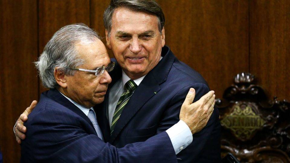 Debandada dos fiadores da Economia prenuncia um “calote político” Debandada dos fiadores da Economia prenuncia um “calote político”