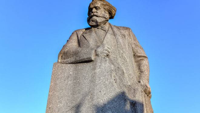 Monumento a Karl Marx no centro de Moscou, Rússia