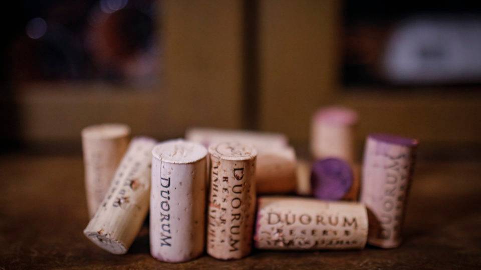 Consumo de vinhos bate recorde na quarentena e rótulos nacionais ganham espaço Consumo per capita de vinhos atinge máxima histórica na quarentena.