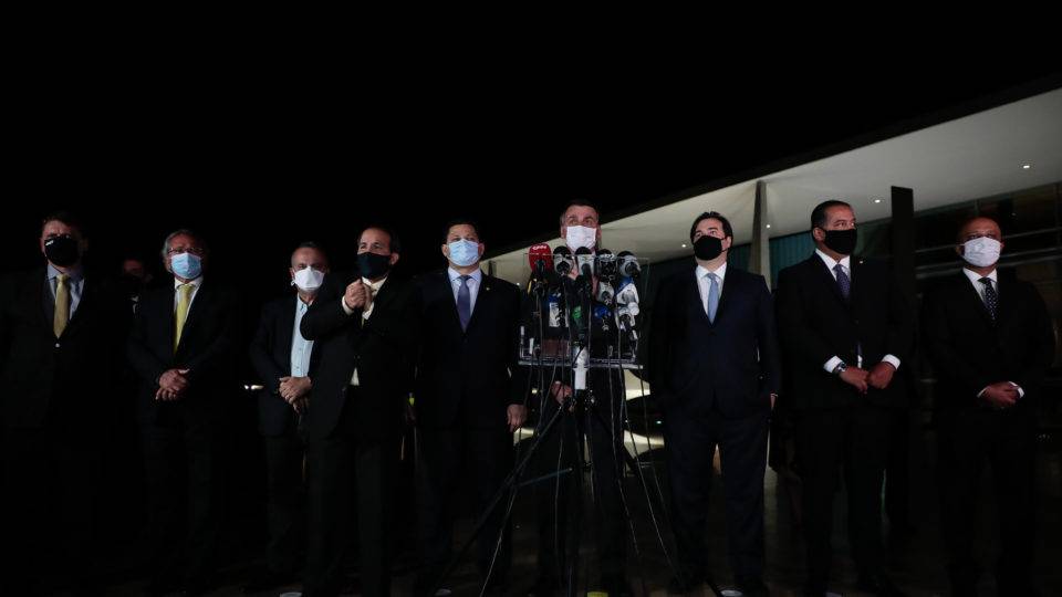 Com pronunciamento conjunto em defesa do teto de gastos, Bolsonaro breca movimento "fura-teto"