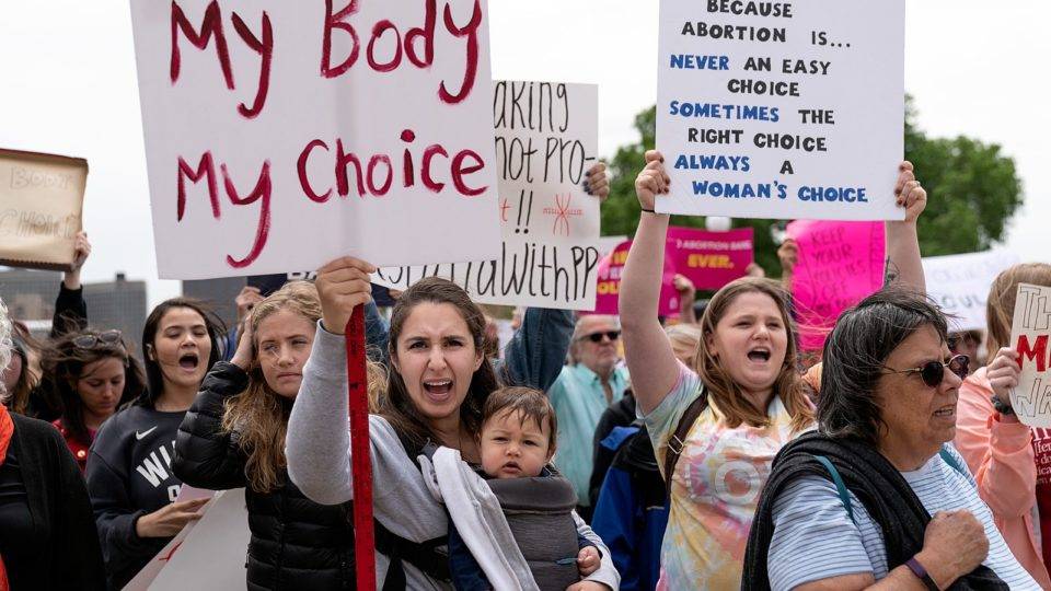 Como a pandemia virou pretexto para flexibilizar leis de aborto no mundo aborto
