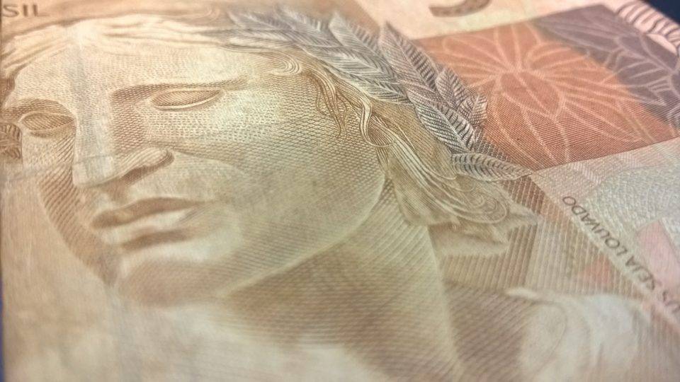 Um pequeno refresco: como a queda da Selic derrubou o gasto com juros da dívida Queda da Selic ajuda com juros da dívida pública, mas refresco fiscal é temporário