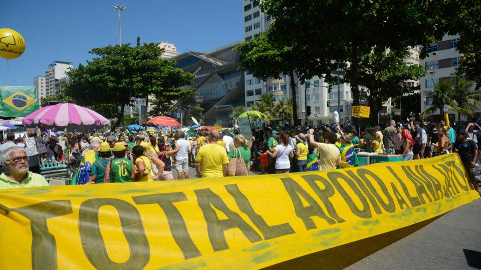 Manifestação no Rio de Janeiro em apoio à Lava Jato: pesquisa revela que três quartos da população defendem a manutenção da operação.