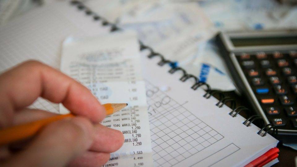 Brasileiro fez a poupança engordar durante a pandemia e isso poderá ajudar na retomada da economia