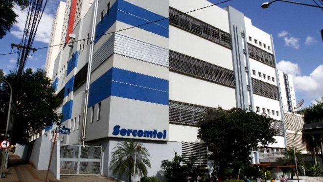 Prédio da Sercomtel em Londrina