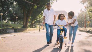 Quer a felicidade do seu filho na vida adulta? Essas 7 atitudes na infância podem ajudar A satisfação na infância e também na vida adulta não depende dos presentes que a criança ganha, mas da qualidade do seu relacionamento familiar