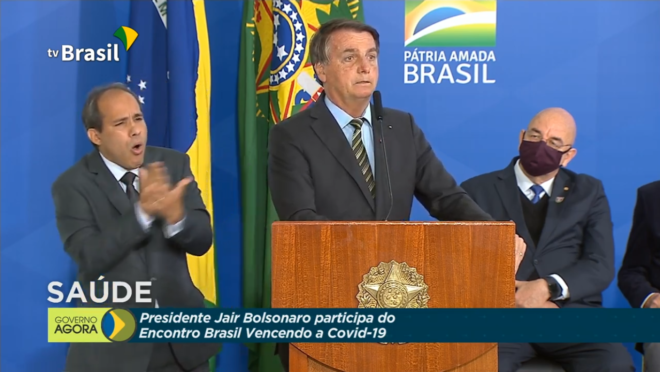 Bolsonaro diz que uso da cloroquina poderia ter evitado mais mortes por Covid-19