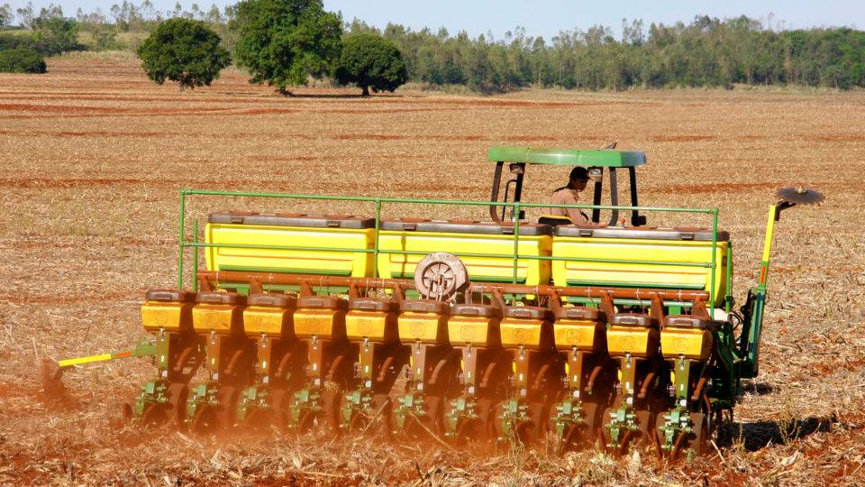 Agricultor cooperado da Cocamar na região de Maringá