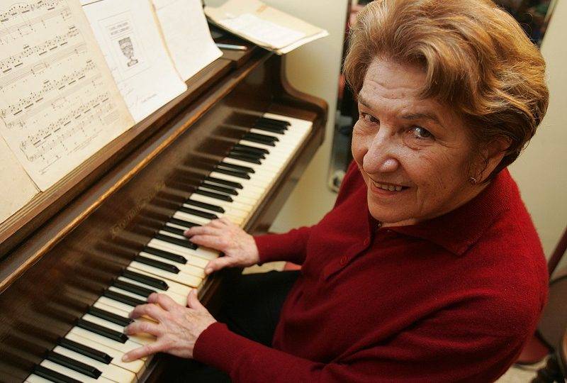 Henriqueta Monteiro Garcez Duarte: décadas de dedicação à música em Curitiba Henriqueta Monteiro Garcez Duarte: dedicação à música em Curitiba