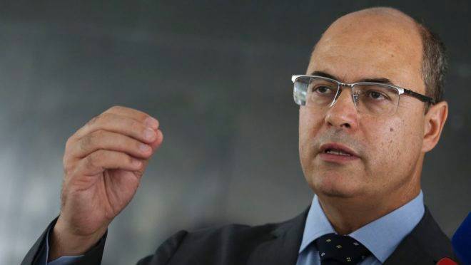 Comissão aprova relatório pelo afastamento de Witzel.