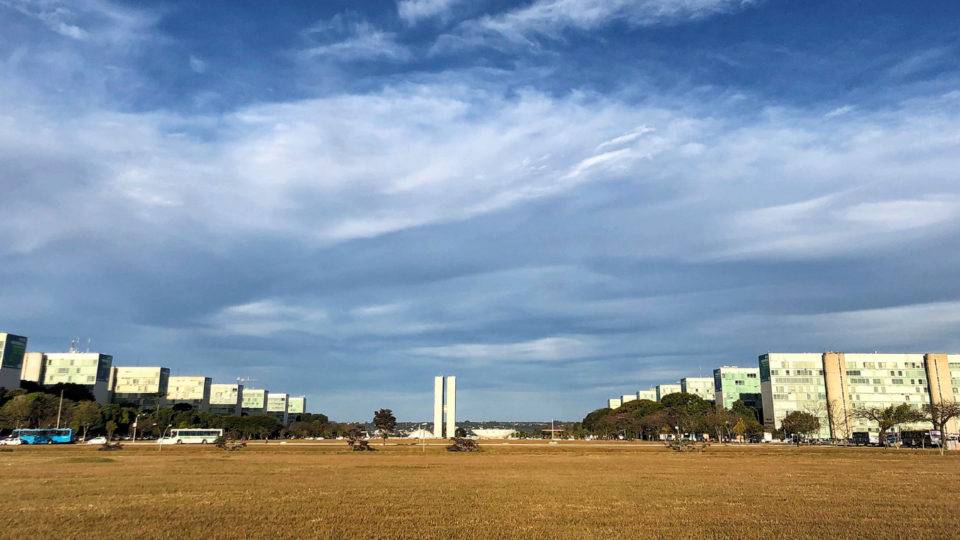 Dê um basta ao cinismo Senado aprova aumento salarial para policiais do Distrito Federal