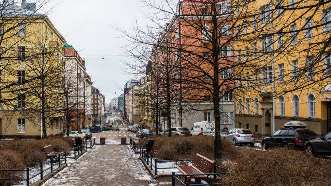 Na capital da Finlândia, Helsinki, um programa de amparo utiliza a própria moradia como meio de recuperação social.