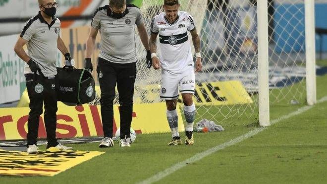 Neilton saiu machucado e será reavaliado