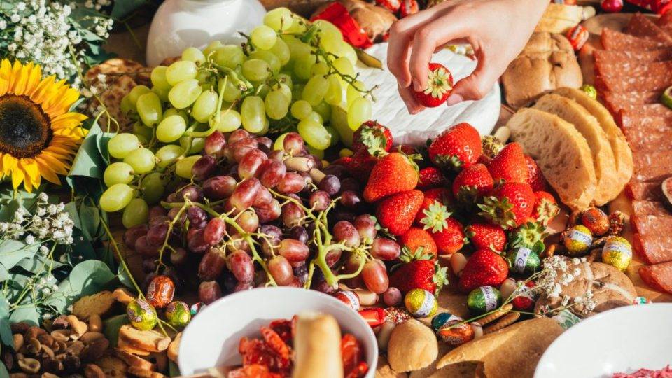 Alimentação saudável, engajamento social e tecnologia vão permanecer no pós-pandemia Alimentos frescos