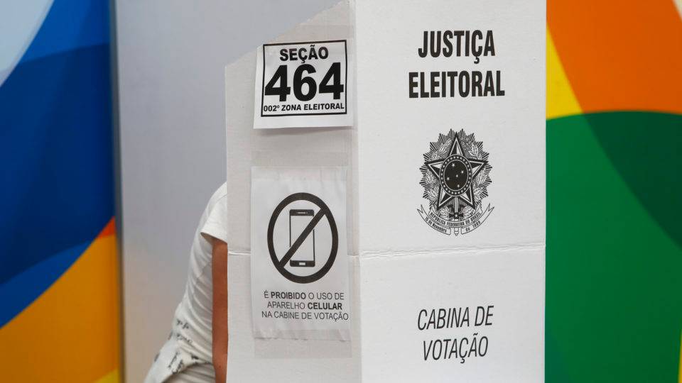 No Paraná, quais partidos políticos ganharam e quais perderam filiados? Segundo turno da eleição para presidente em Curitiba. #voto #cabine #justificativa #eleitoral #urna #biometria