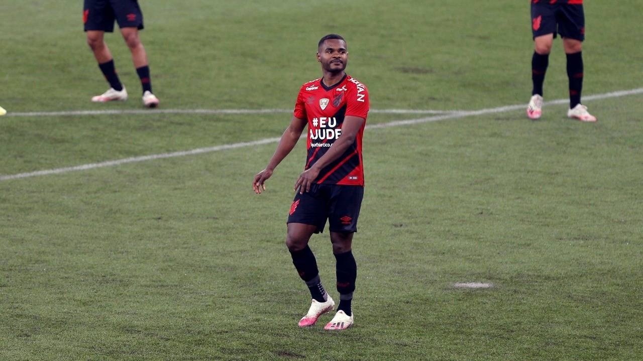 Nikão perdeu penalidade na Arena. Foto: Gabriel Rosa/Foto Digital/Gazeta do Povo. Nikão perdeu penalidade na Arena. Foto: Gabriel Rosa/Foto Digital/Gazeta do Povo.