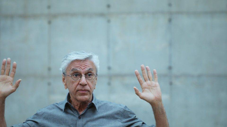 A coragem de matar baratas: Caetano, prisão e a infinita estupidez da censura O tedioso documentário sobre Caetano Veloso mostra como a estupidez da censura é capaz de transformar bons artistas em gênios e até em mártires.