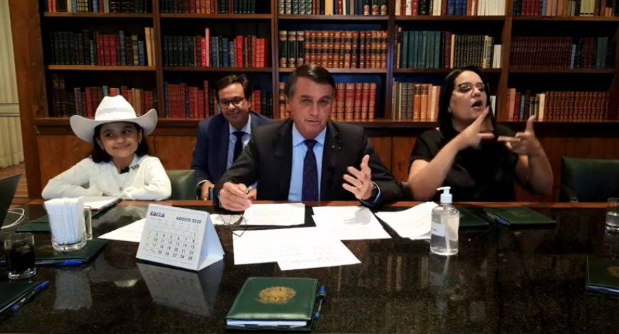 Bolsonaro contesta pena maior para maus-tratos a animais