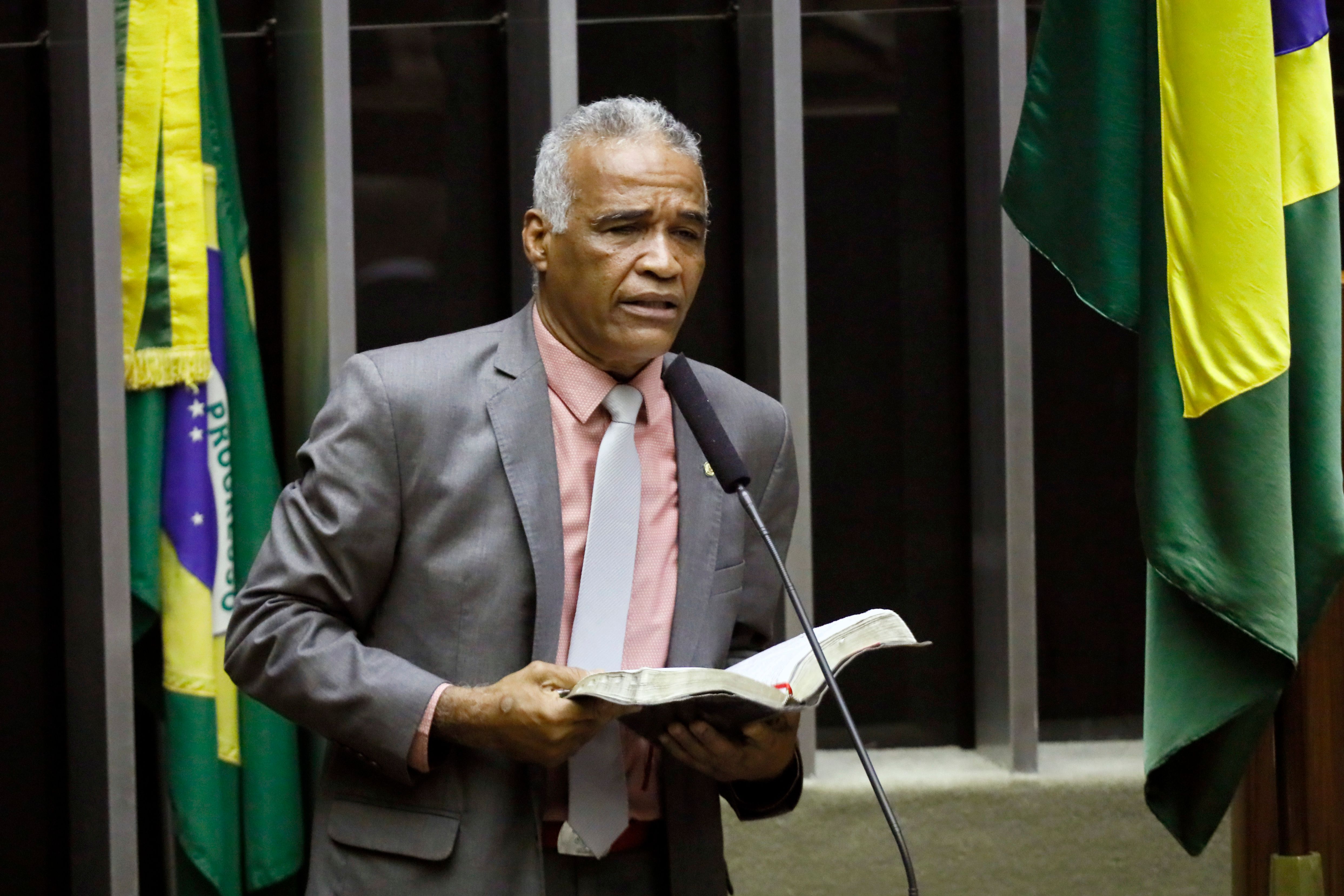 Pastor Sargento Isidório é candidato a prefeito de Salvador pelo Avante.