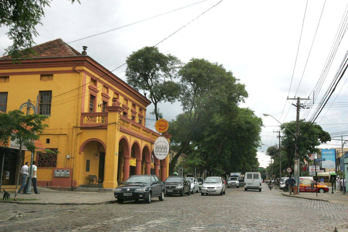 Polo gastronômico de Curitiba, os restaurantes do bairro de Santa Felicidade tem no domingo o dia de melhor movimento.