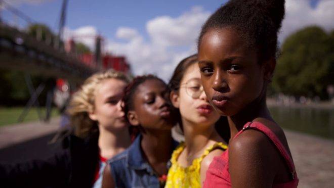 A forma escolhida pela diretora do filme “Lindinhas” para tratar da hipersexualização de crianças foi, no mínimo, controversa.
