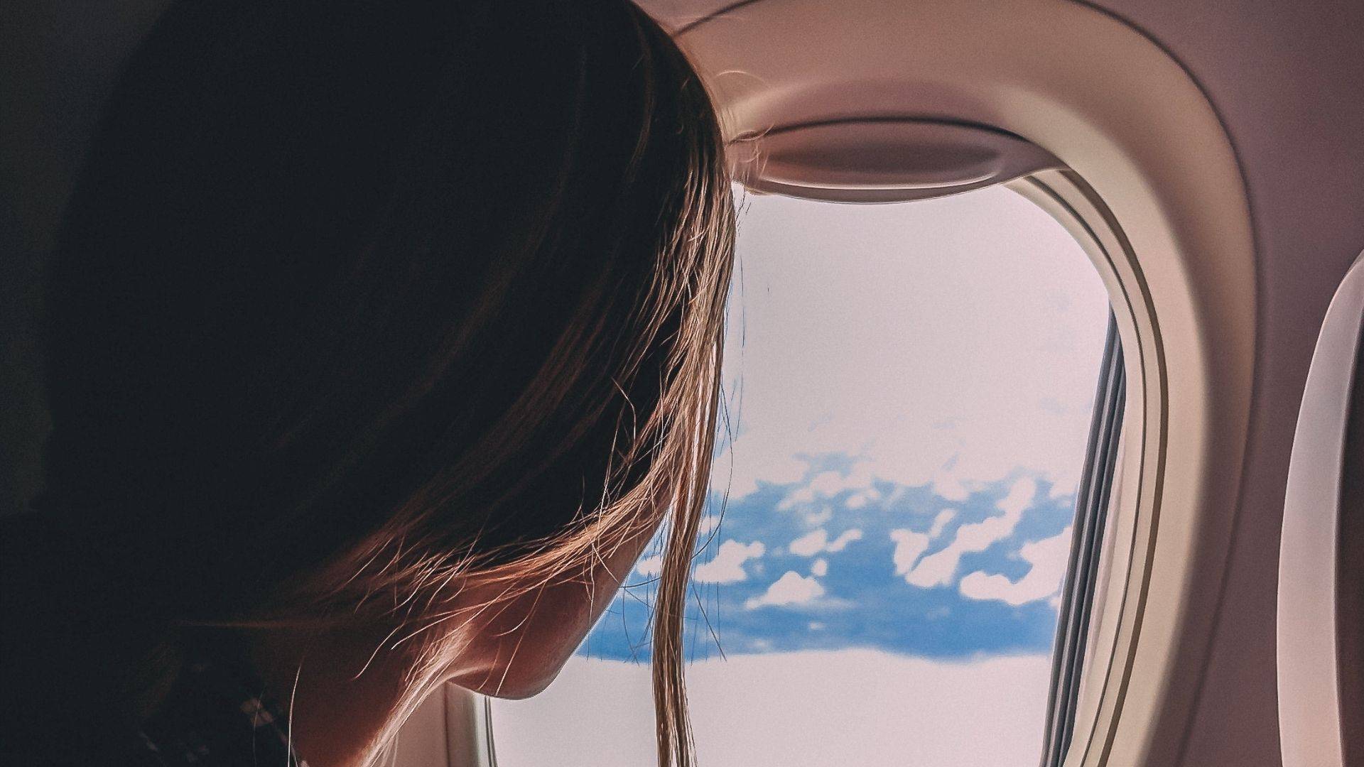 Adaptações de passageiros e de companhias aéreas serão necessárias para reduzir o risco de contaminação durante o voo.