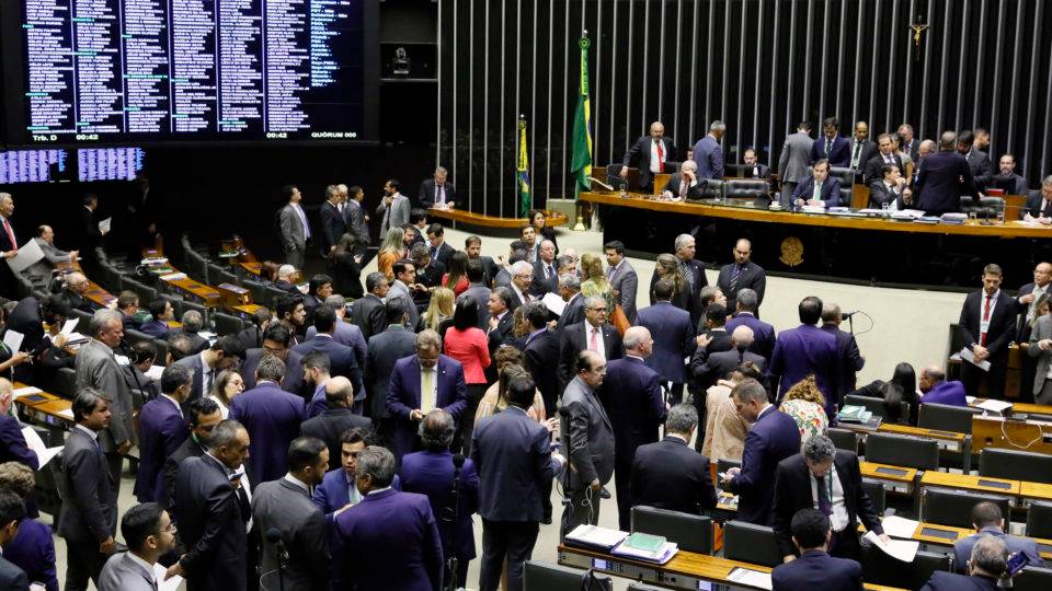 Redução de salários e cargos para futuros servidores: como é a reforma do RH da Câmara Câmara dos Deputados quer aprovar a própria reforma administrativa ainda em 2020