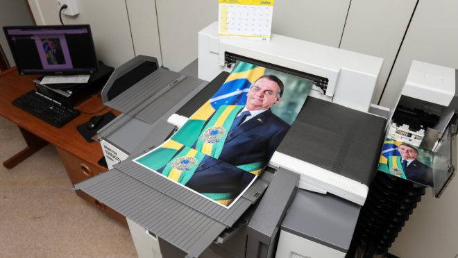 Lei autoriza o presidente da República a prestar depoimento por escrito apenas na condição de testemunha e não de investigado, como é o caso de Bolsonaro.
