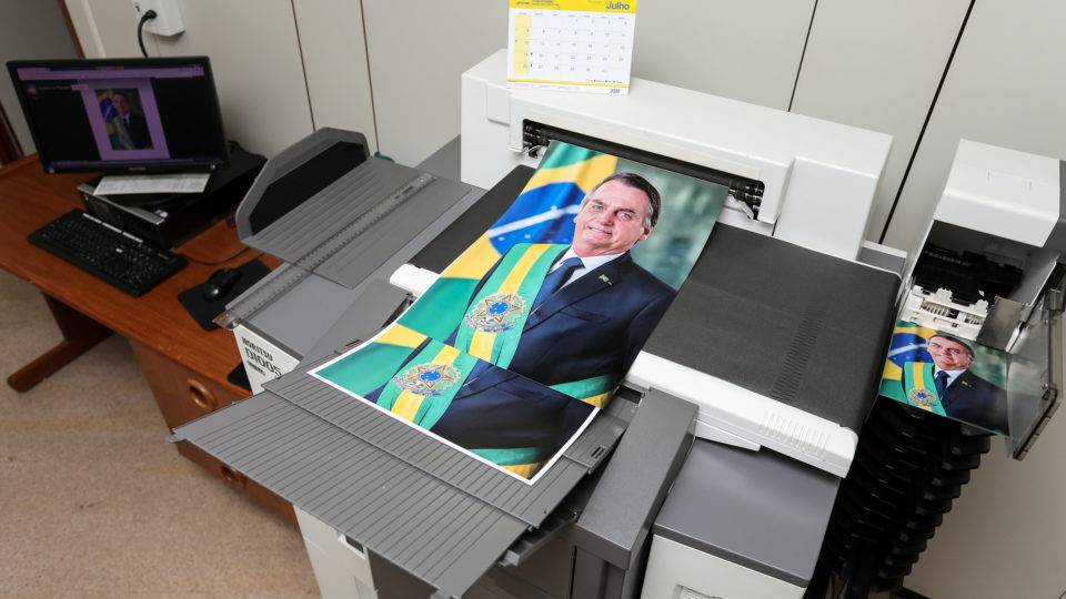 Lei autoriza o presidente da República a prestar depoimento por escrito apenas na condição de testemunha e não de investigado, como é o caso de Bolsonaro.