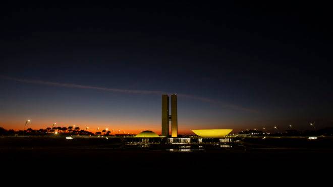 Projetos que já tramitavam no Congresso podem endurecer reforma administrativa