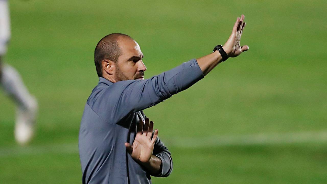 Técnico Allan Aal.