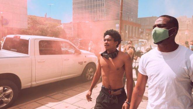 Em Louisville, no Kentucky, manifestantes pedem justiça por Breonna Taylor. Foto de 5 de setembro de 2020.