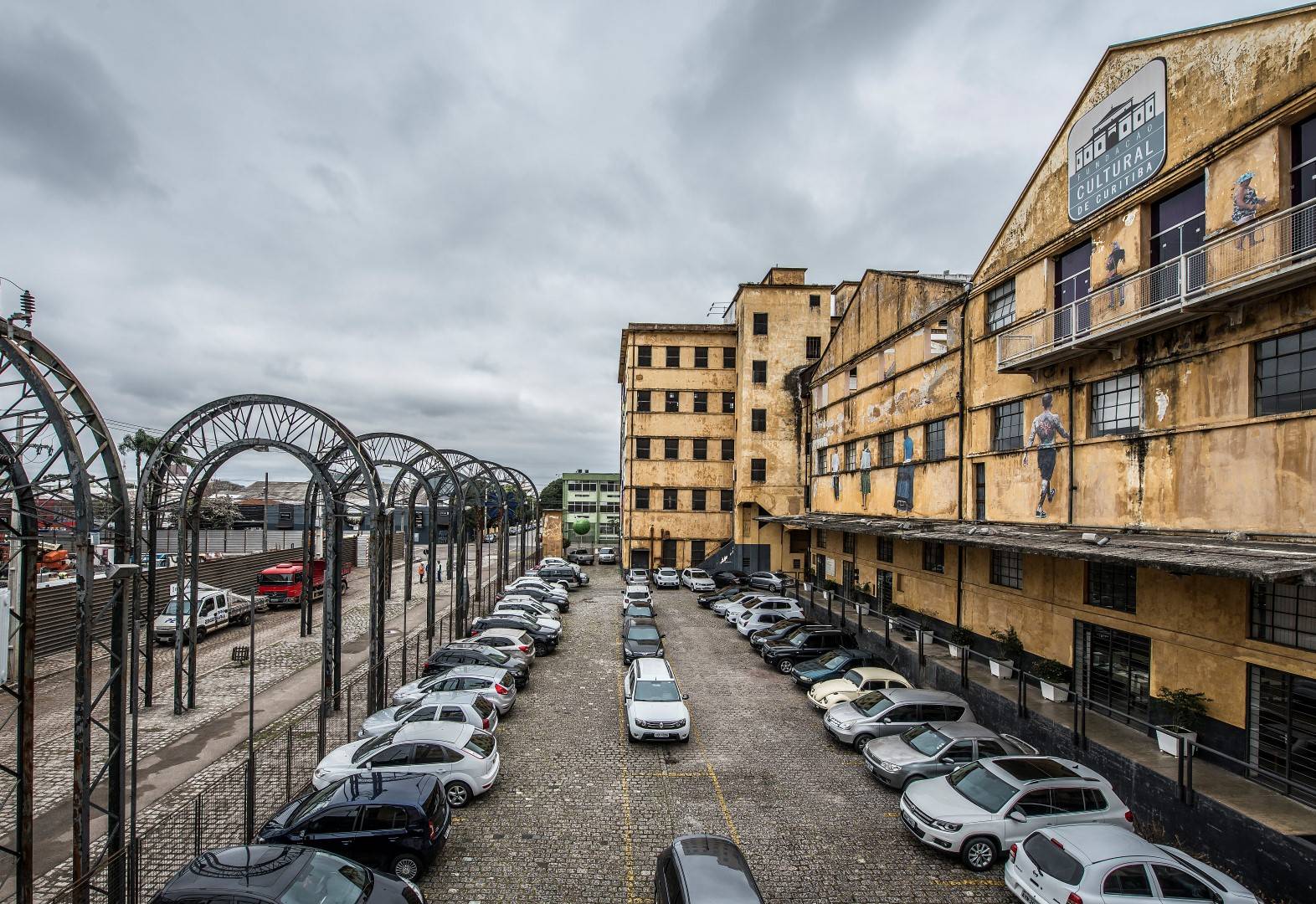 Moinho da Inovação, no Rebouças é um dos prédios símbolo do bairro e onde está abrigado o Engenho da Inovação e a Agência Curitiba de Desenvolvimento. Moinho da Inovação, no Rebouças é um dos prédios símbolo do bairro e onde está abrigado o Engenho da Inovação e a Agência Curitiba de Desenvolvimento.