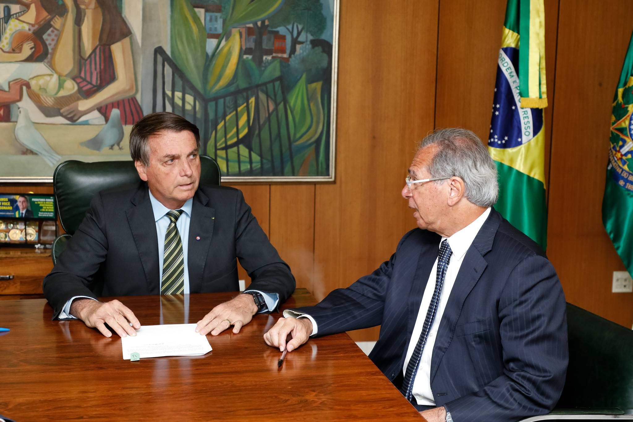 Reunião entre Guedes e Bolsonaro, que desistiu do Renda Brasil