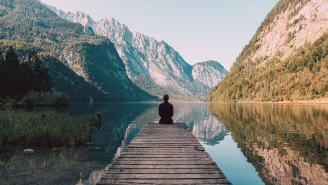O curso tem duração de sete dias e o objetivo é ajudar pessoas que estejam ansiosas, irritadas, com insônia ou que apresentem sintomas de tristeza sem motivo aparente.