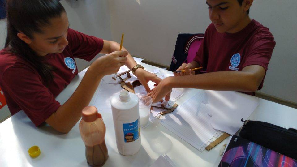 Com novas metodologias e tecnologia, educação do futuro terá aluno como protagonista Para que o aluno seja protagonista do processo de aprendizagem, a startup Edukamaker desenvolver cursos em que eles aprender colocando a mão na massa.