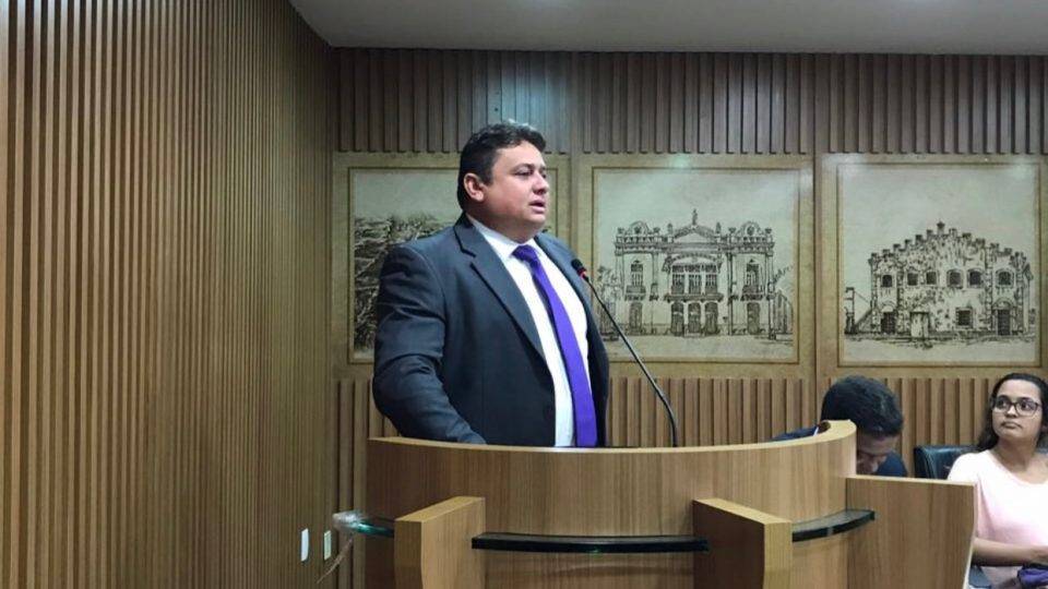 “Corrupção deve ser praticada”, diz candidato em debate na Paraíba Wallber Virgolino diz que é preciso praticar a corrupção