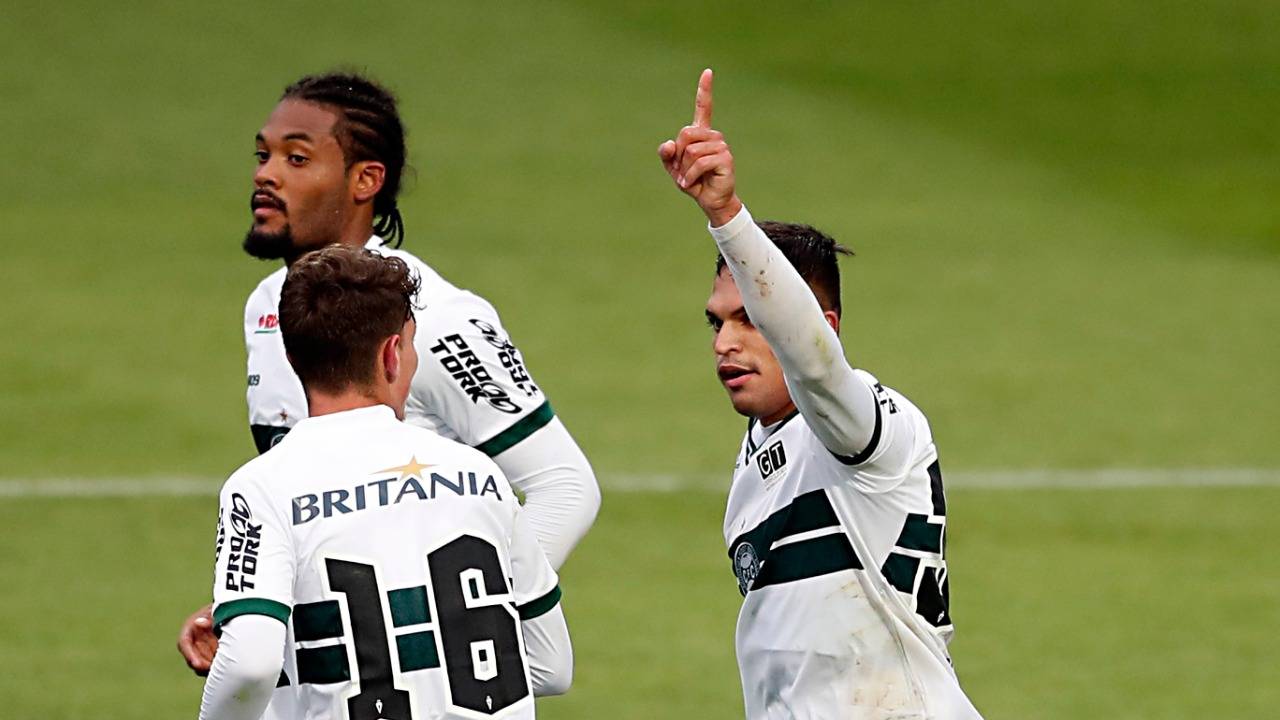 Robson comemora o gol na vitória do Coritiba. Foto: Albari Rosa/ Foto Digital/ Gazeta do Povo Robson comemora o gol na vitória do Coritiba. Foto: Albari Rosa/ Foto Digital/ Gazeta do Povo