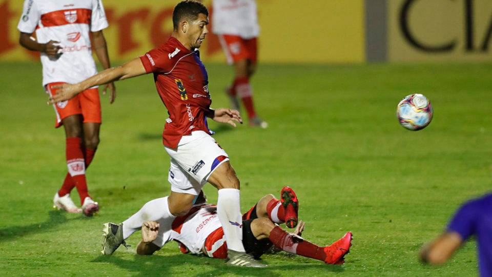 Paraná tem desfalque importante para o jogo contra o Brasil-RS Jhony recebeu o terceiro amarelo contra o CRB.
