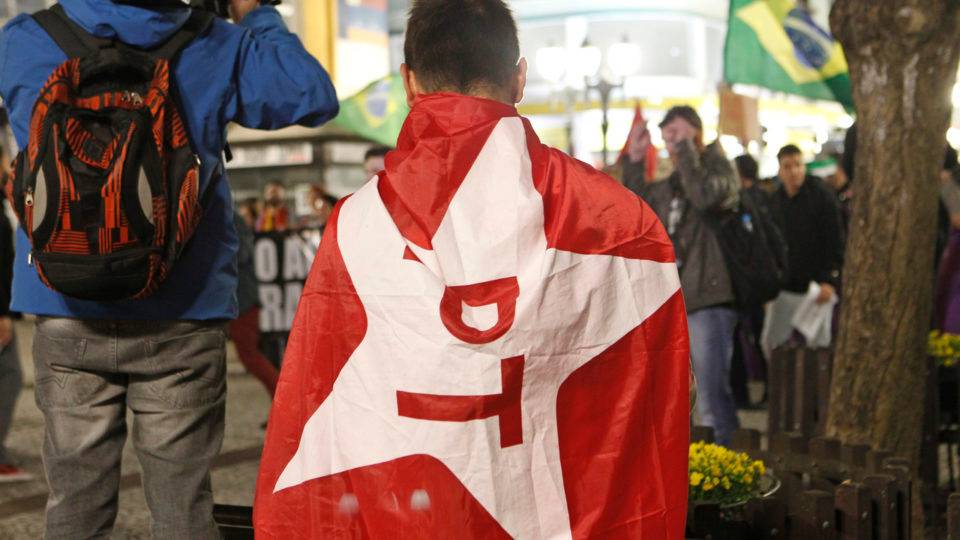 Partidos caloteiros PT virou um partido auxiliar do Psol e do PCdoB nas eleições de novembro.