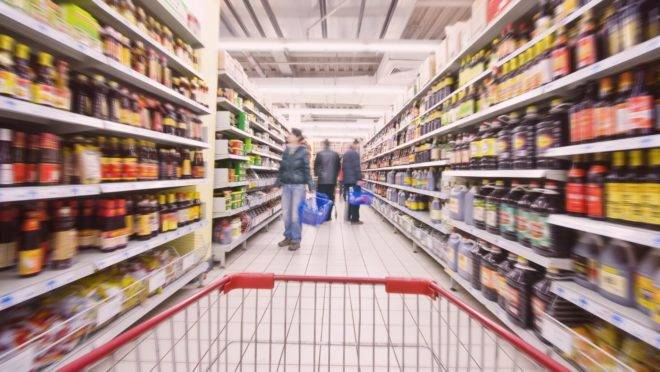 Autores do estudo usado pela Assoc de Indústria de Alimentos para criticar o guia alimentar dizem que interpretação foi "grosseira".
