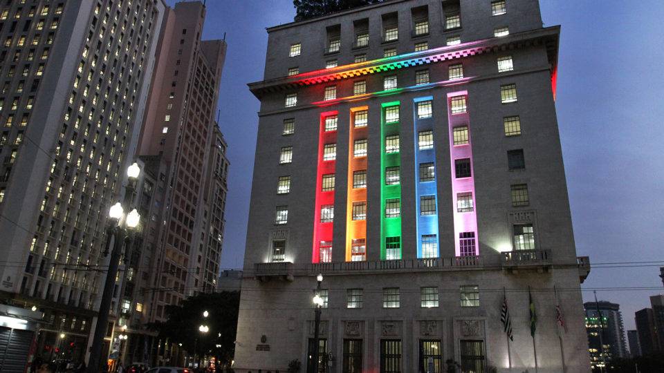Justiça ou militância? Como os governos impõem a cultura da diversidade às empresas diversidade