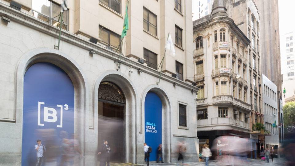 Bolsa bate recorde de pessoas físicas cadastradas. Mas você sabe como começar a investir em ações?