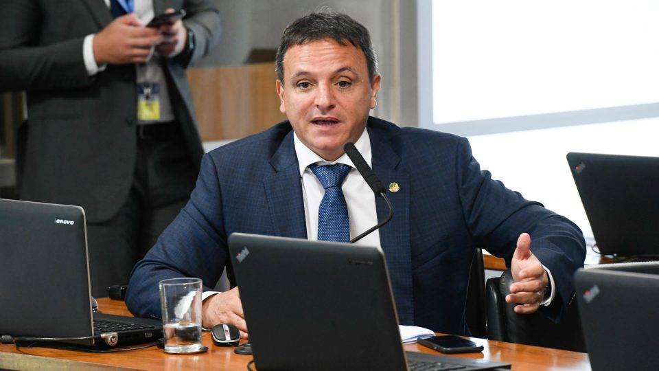 Bolsonaro e líderes não chegam a acordo sobre novo Bolsa Família e parecer de PEC é adiado O senador Márcio Bittar (MDB-AC), relator da PEC do Pacto Federativo: parlamentares aguardam definições.